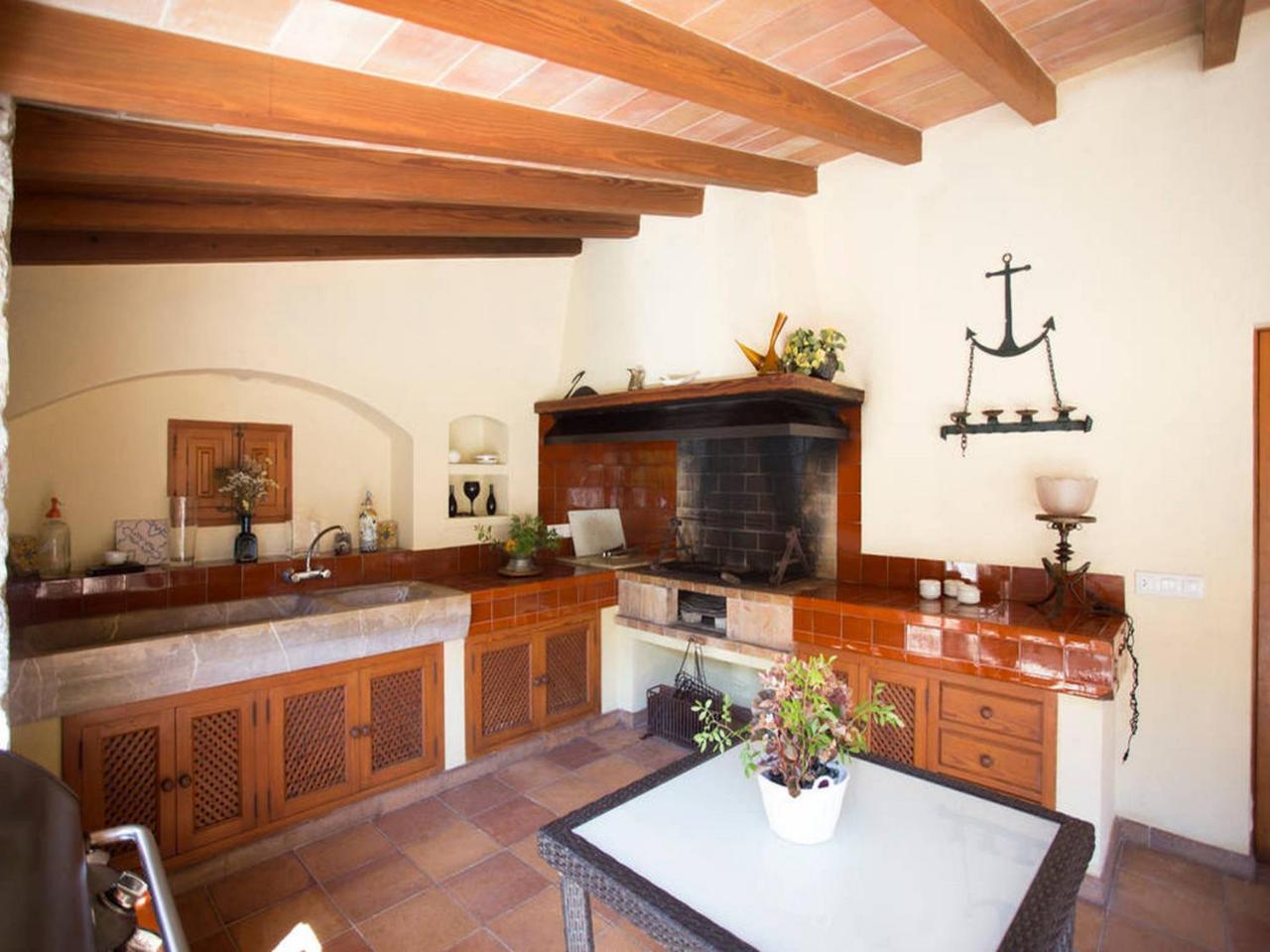 Mountain Beach Villas: Family-Friendly Retreat for Active Travelers Port de Pollenca Exterior photo